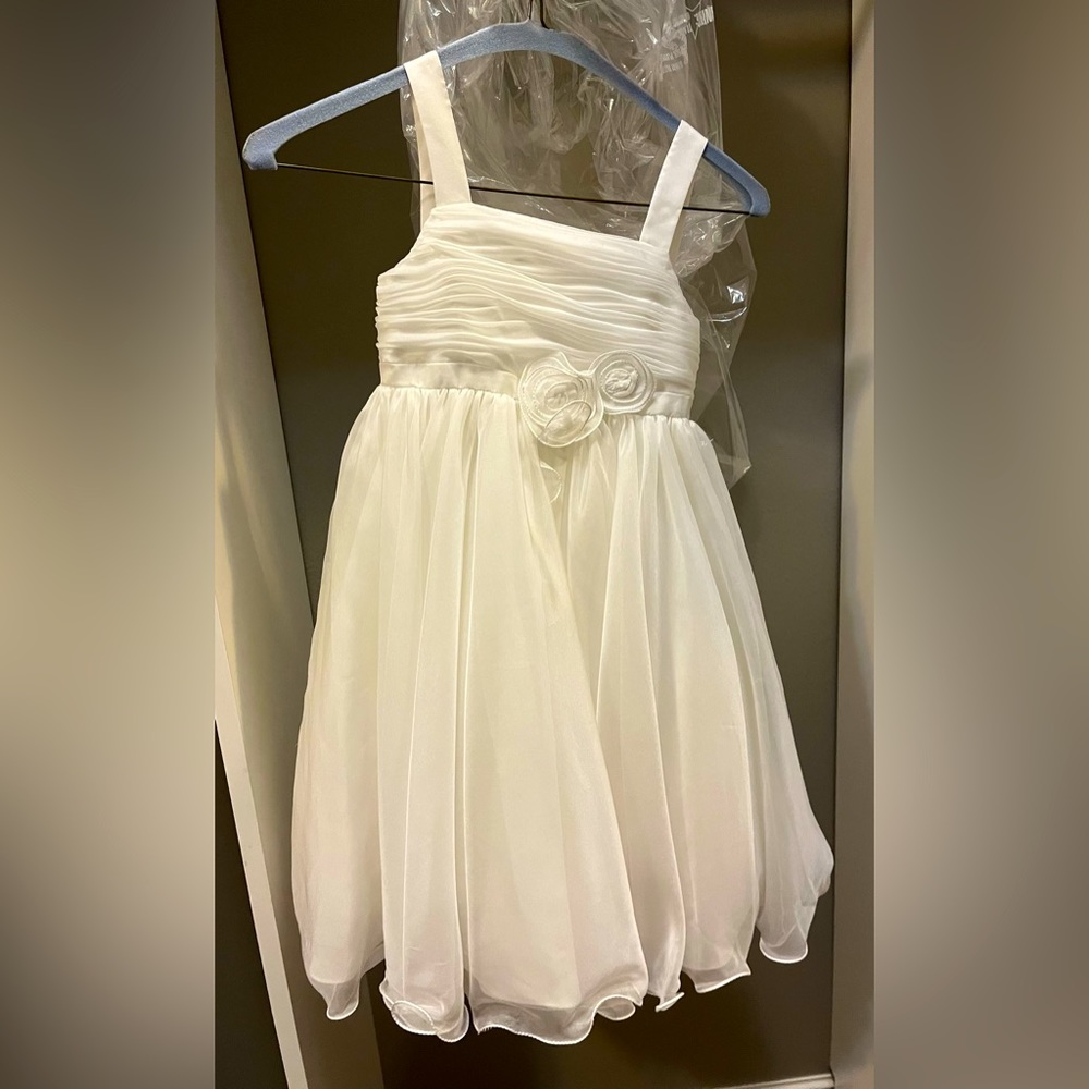 David’s Bridal girls dress, size 5